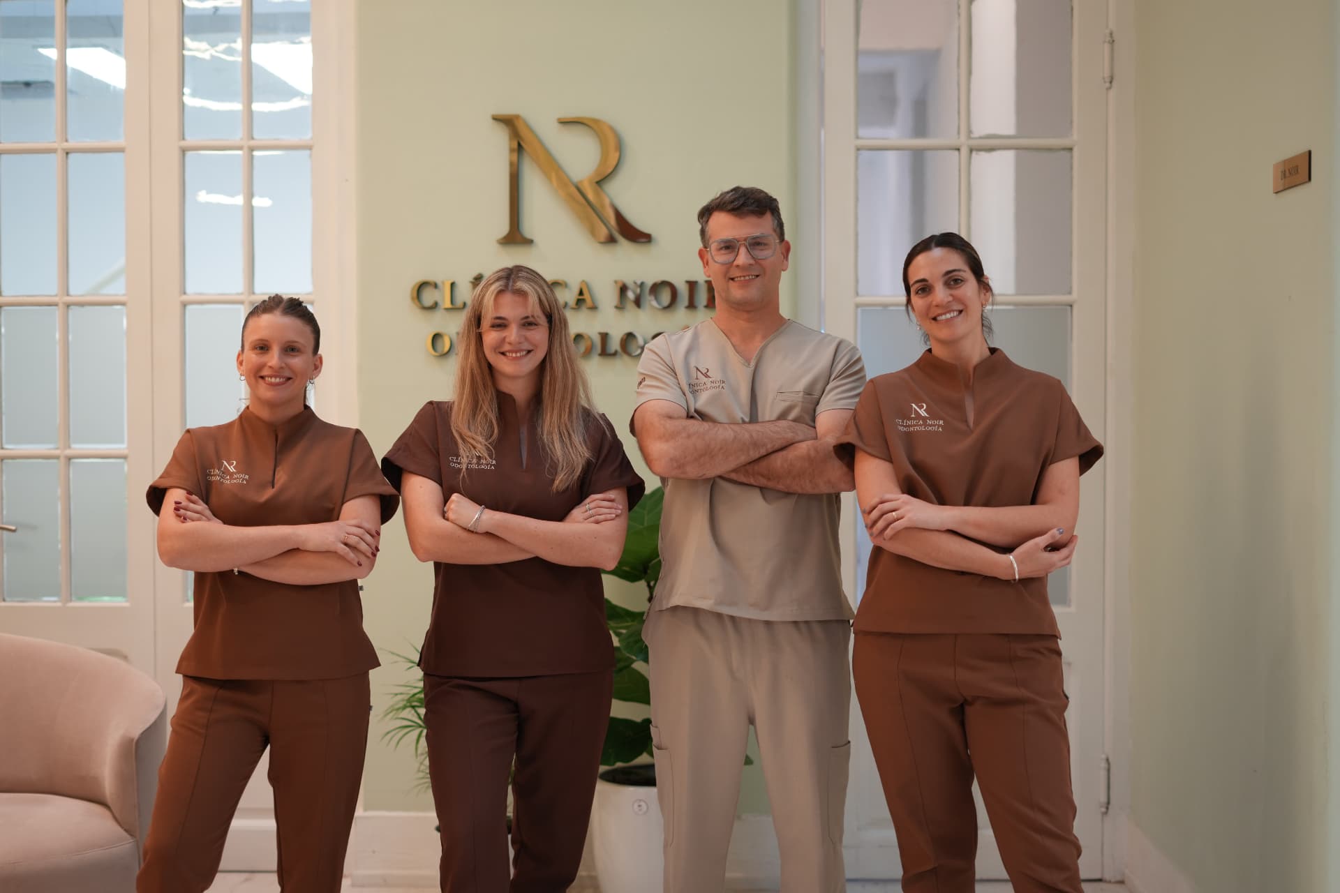 Equipo de Clínica Noir